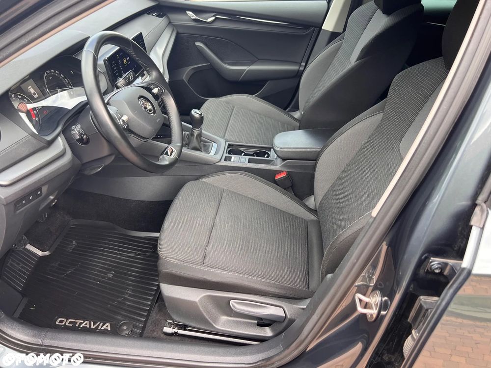 Skoda Octavia 2.0 TDI Ambition - 14
