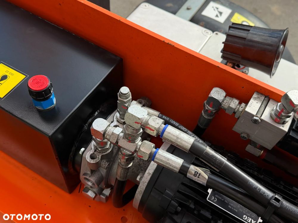 Nifty 170 HAC Zwyżka koszowa 17 metrów Podnośnik. jak Nowa z salonu 2016rok. PRĄD 230v. 4sekcje sterowania na dole Nowy model! Z komuny Norweskiej. Używana była 1 raz do roku. Serwisowana w DEKRA do końca  OKAZJA. Zwyżka Obrotowa. Poziomowanie kosza. Pełna Hydraulika. - 30