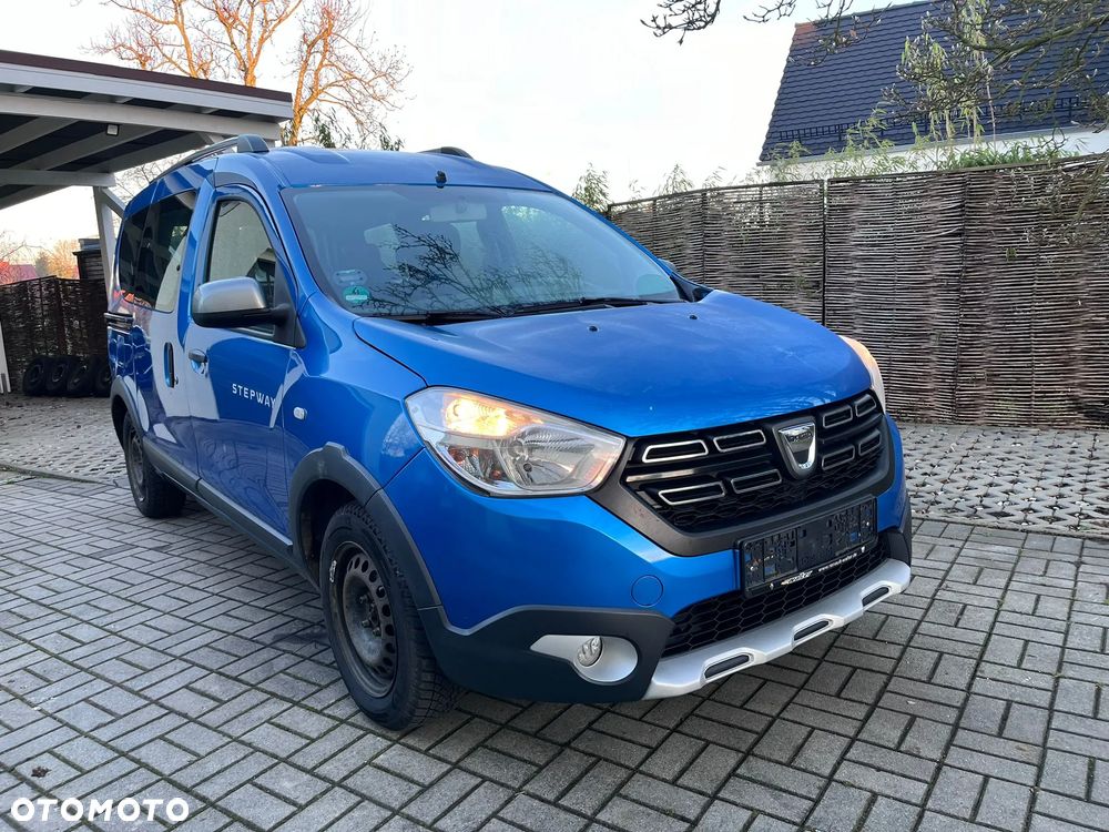 Dacia Dokker TCe 115 Stepway Celebration - 1