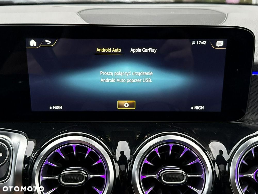 Mercedes-Benz GLB 200 mHEV AMG Line 7G-DCT - 31