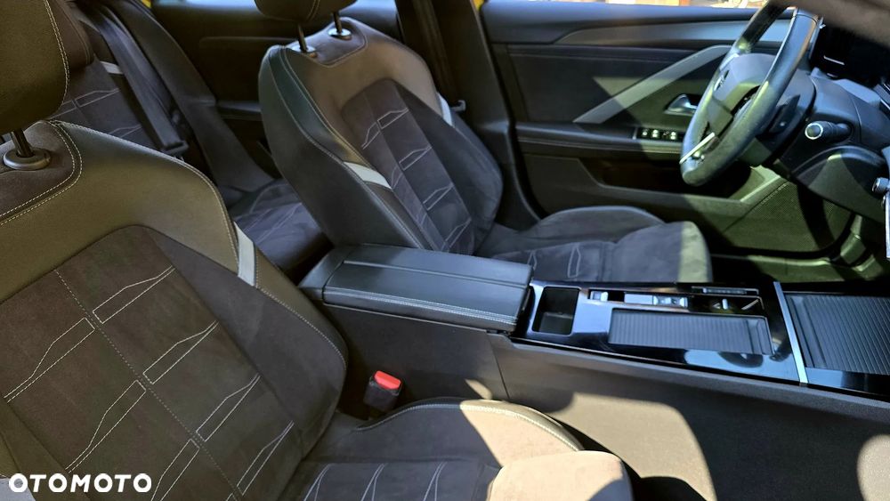 Opel Astra 1.2 Turbo Automatik Ultimate - 27