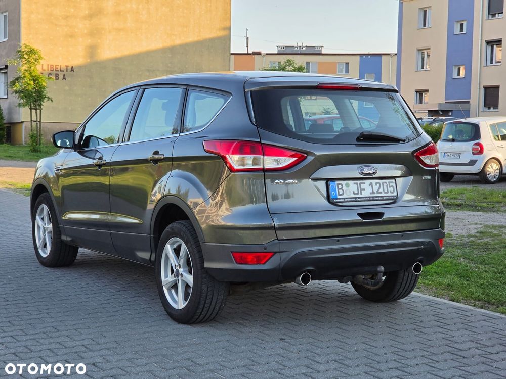 Ford Kuga 1.6 EcoBoost 2x4 Titanium - 7