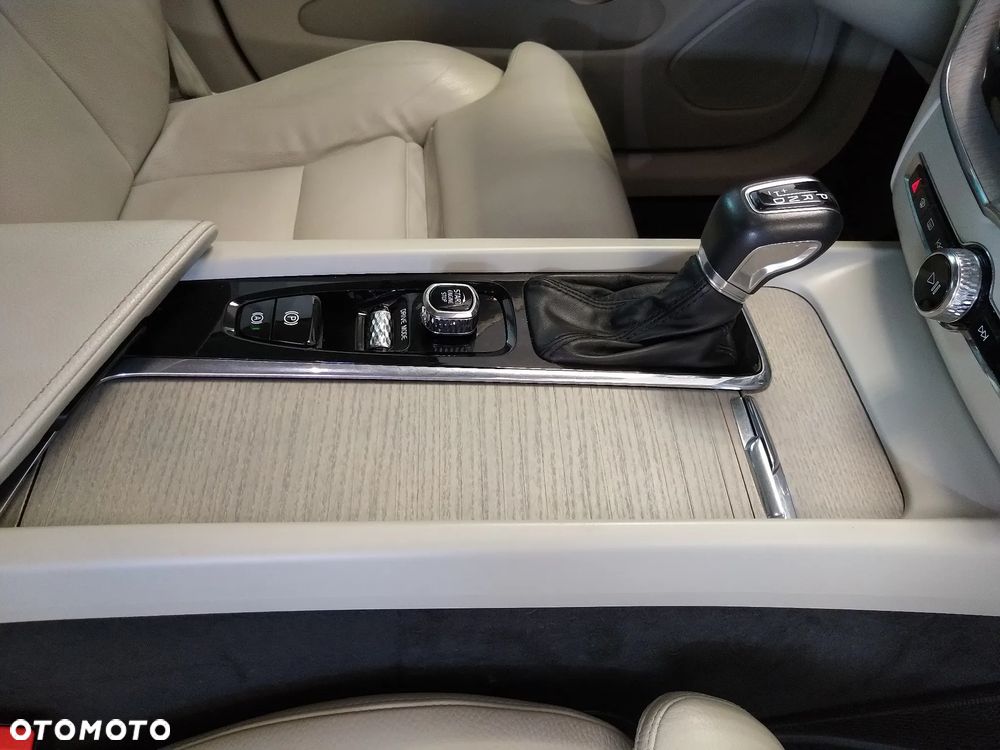 Volvo XC 60 D4 Inscription - 11