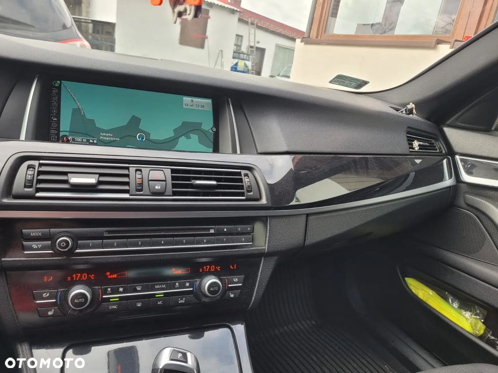 BMW Seria 5 525d xDrive - 4