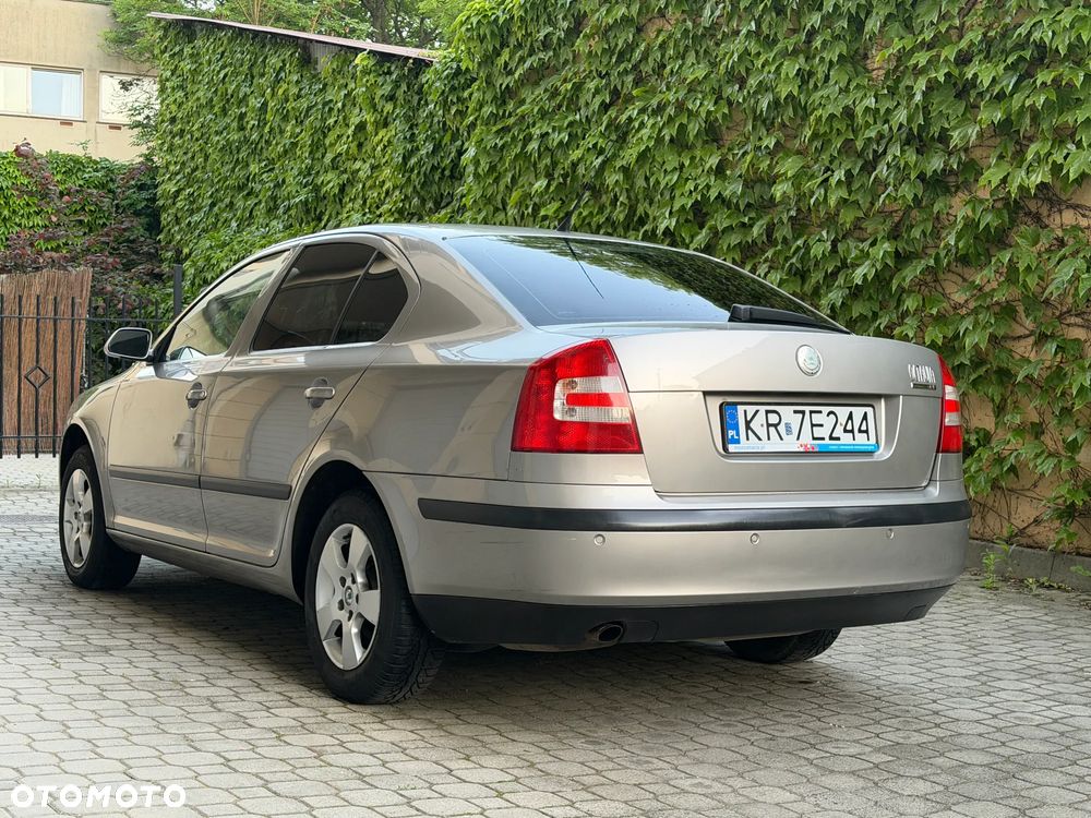 Skoda Octavia 1.6 Elegance - 6