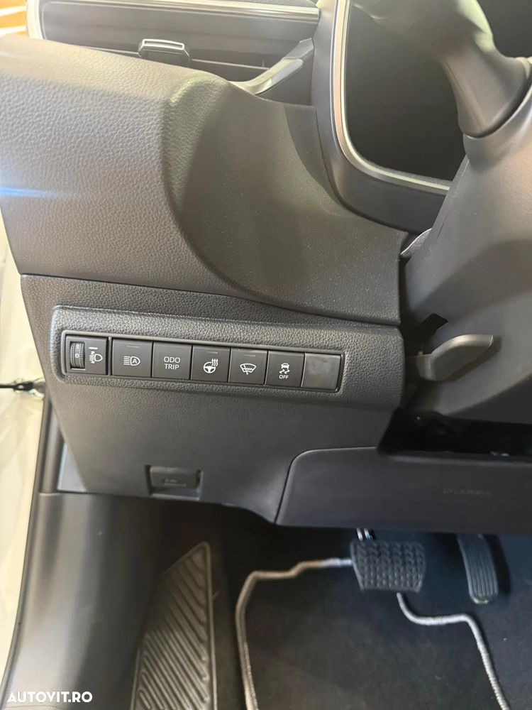 Toyota Corolla Sedan 1.8 HSD Dynamic - 9