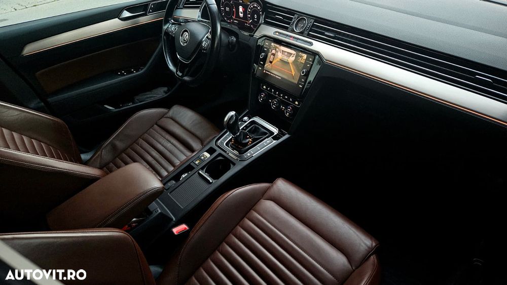 Volkswagen Passat 1.6 TDI SCR DSG - 10