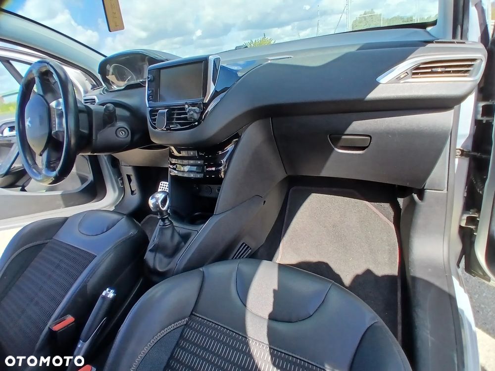 Peugeot 208 e-HDi 115 Stop&Start Allure - 15