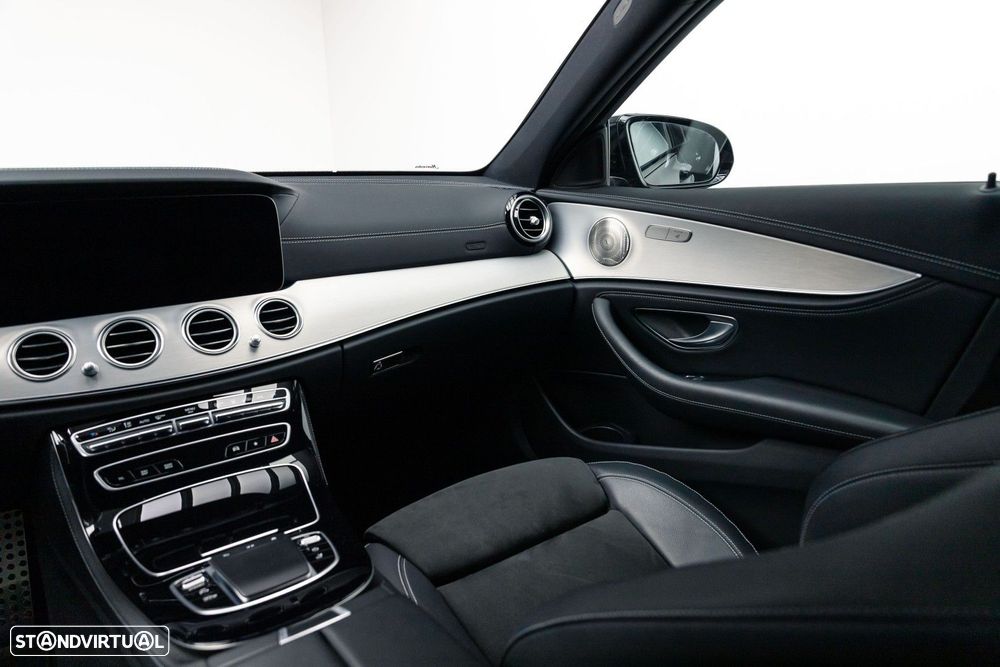 Mercedes-Benz E 300 e AMG Line - 17