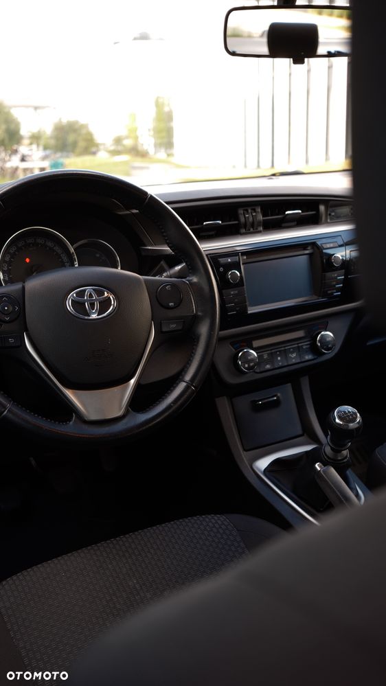 Toyota Corolla 1.6 Active - 12