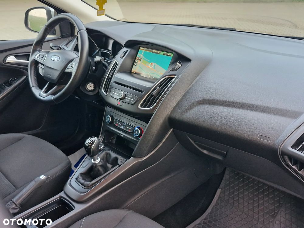 Ford Focus 1.5 TDCi SYNC Edition ASS - 16
