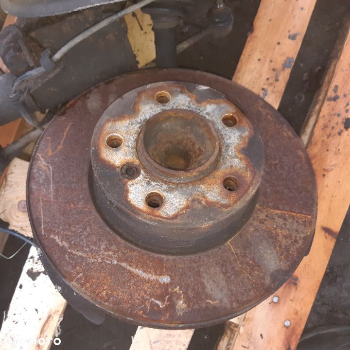 Zwrotnica piasta przednia prawa BMW E90 E91 E92 31216764444 - 1
