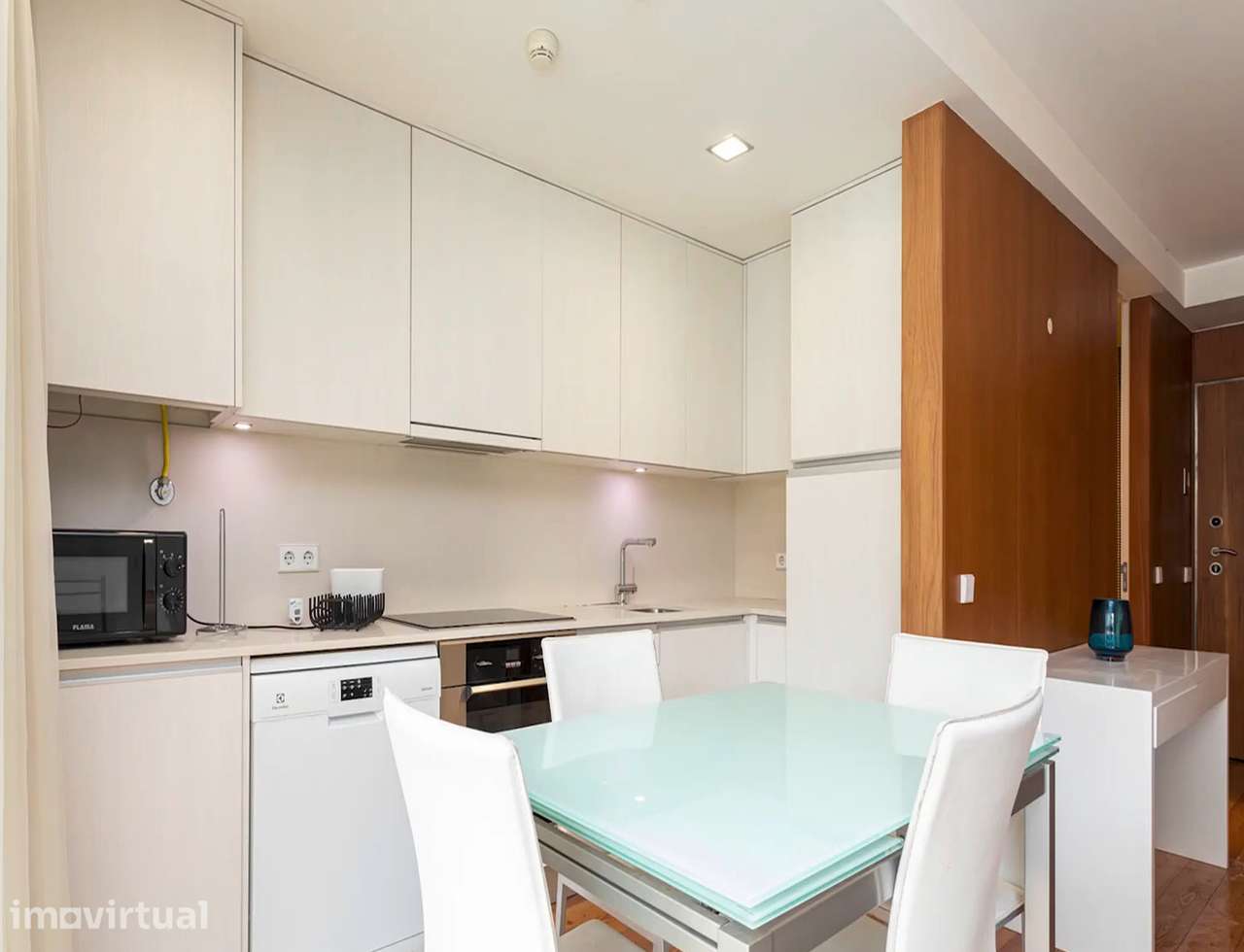 Apartamento T0 com ar condicionado em Ramalde - Grande imagem: 2/12