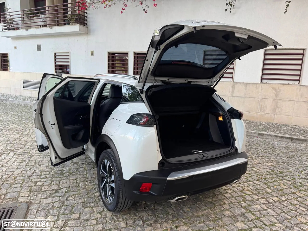 Peugeot 2008 1.2 PureTech Allure - 5