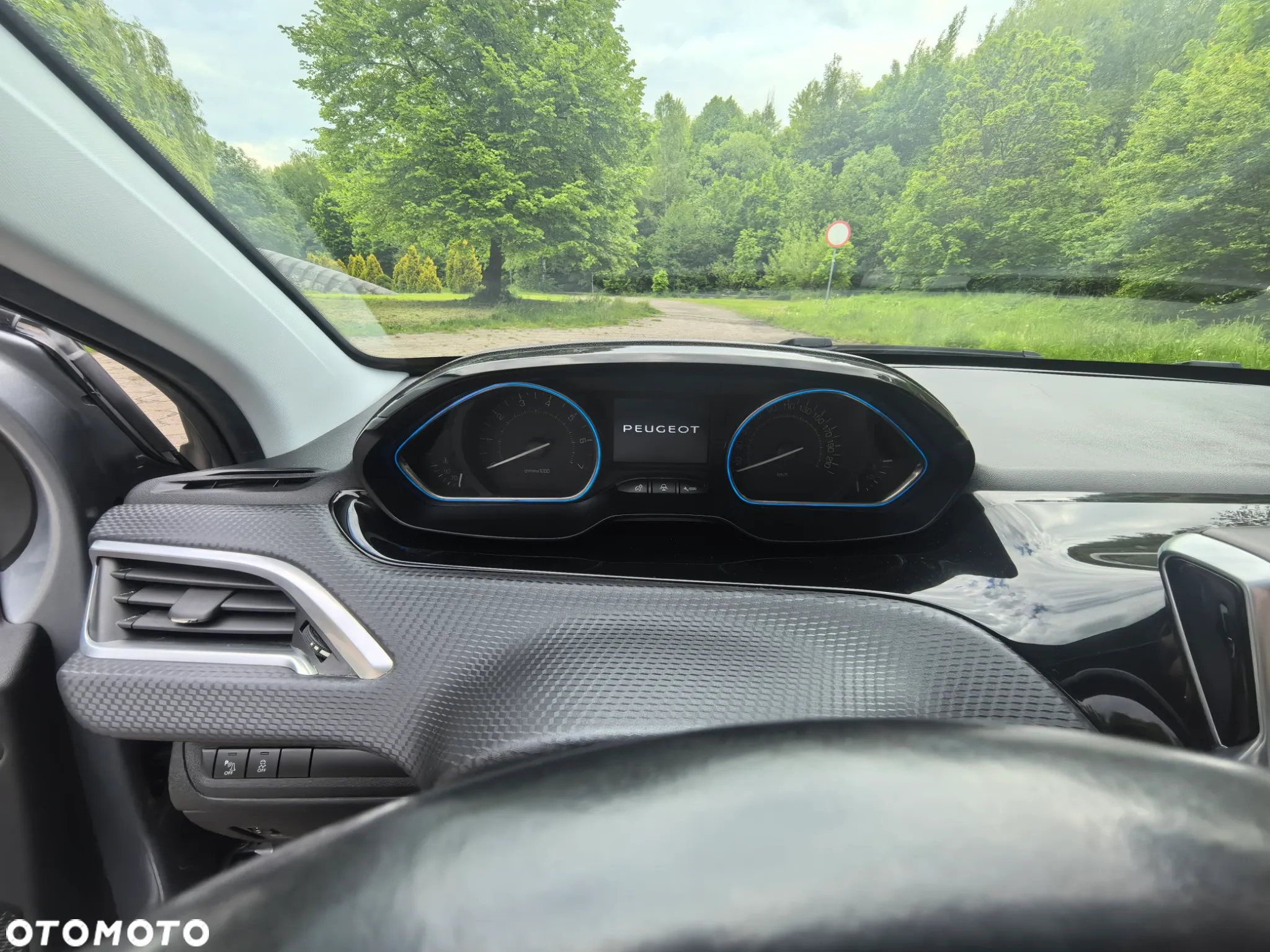 Peugeot 2008 1.2 VTi Allure - 30