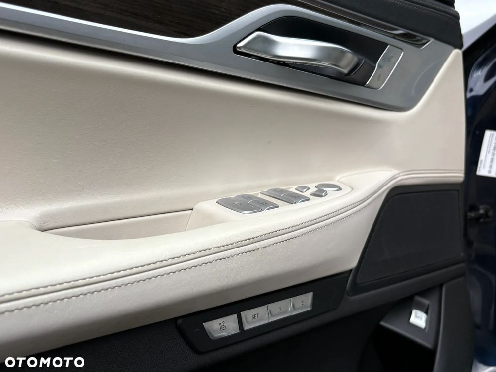 BMW Seria 7 730d xDrive - 13