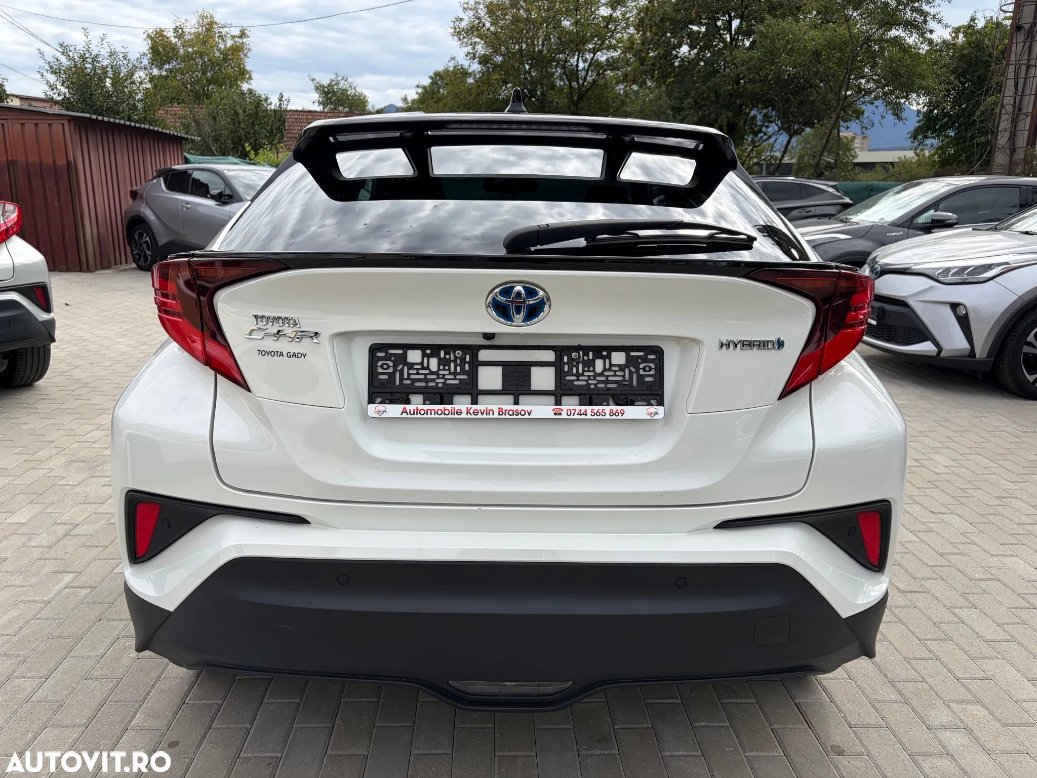 Toyota C-HR Hybrid Lounge - 11