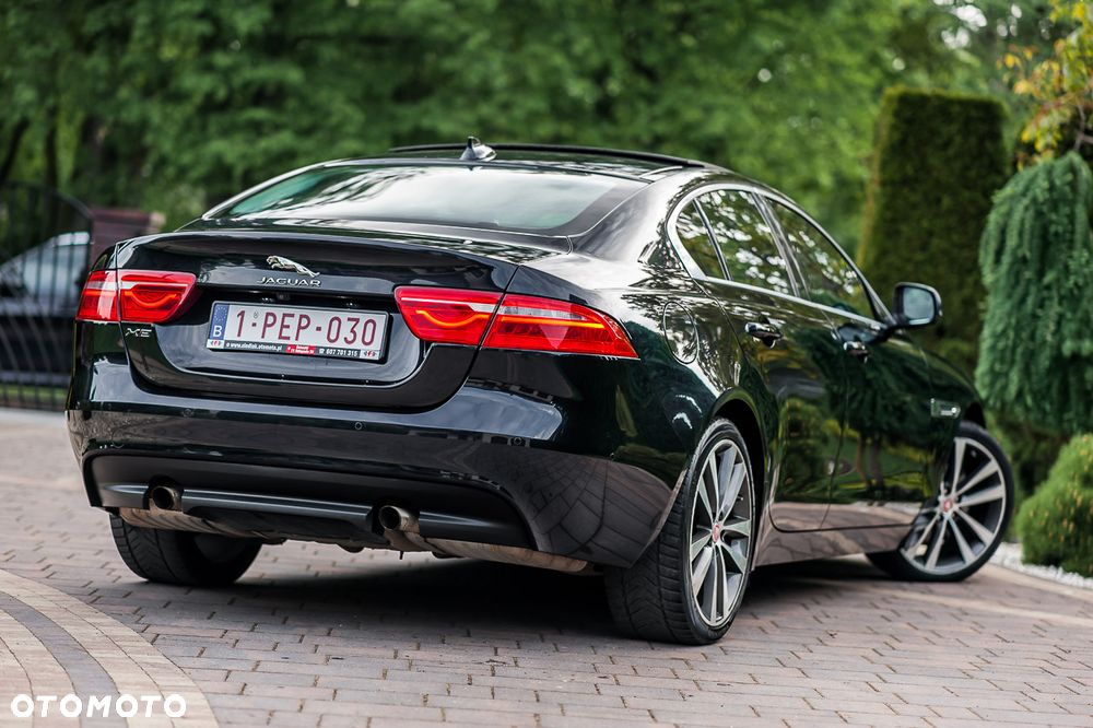 Jaguar XE 2.0 T Prestige - 7