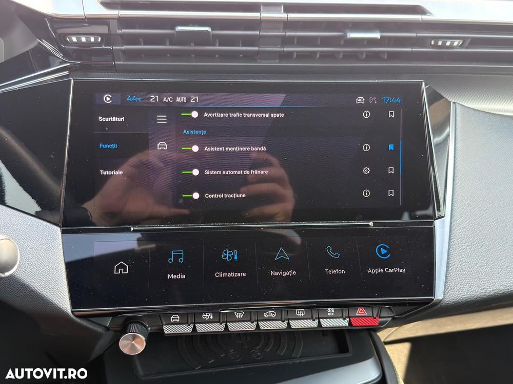Peugeot 408 1.6L 180 PHEV GT - 22