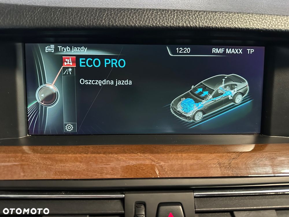 BMW Seria 5 520i Luxury Line - 31