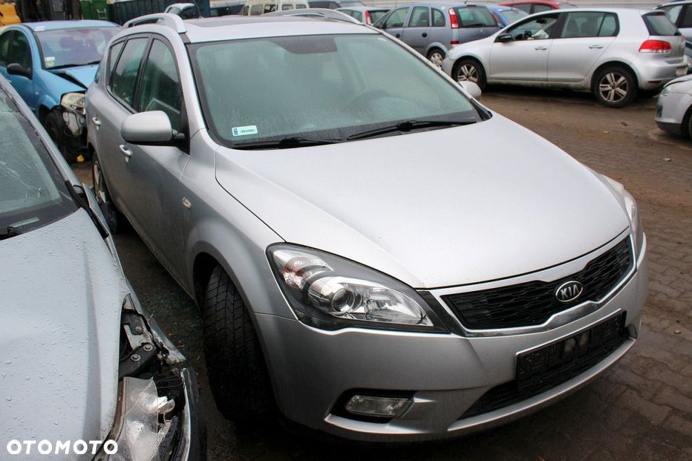 Kia Ceed I Lift ED 2011 1.4i G4FA Kombi (MASKA, ZDERZAK, LAMPA, BŁOTNIK, DRZWI, SZYBA, FOTEL) - 2