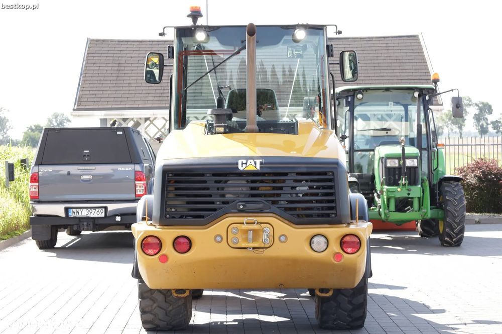 Caterpillar CAT 906M - 9