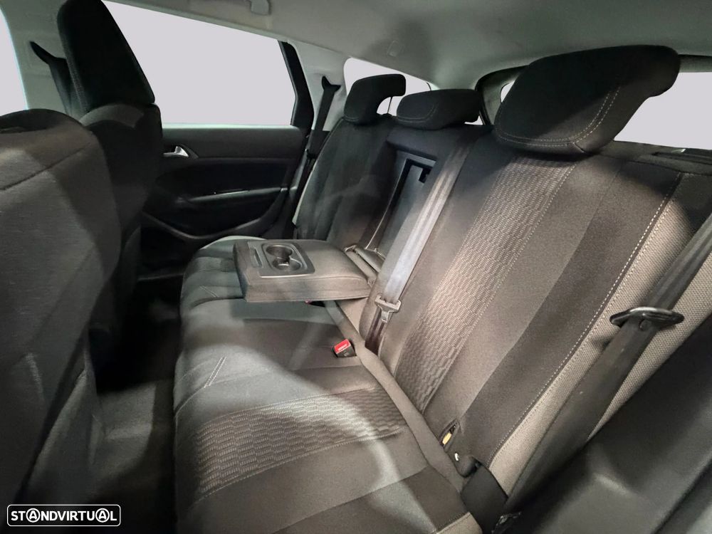 Peugeot 308 SW 1.2 PureTech Style - 38