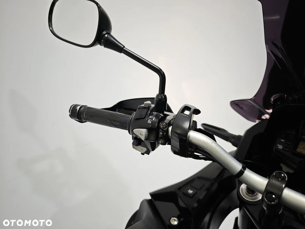 Honda VFR - 16