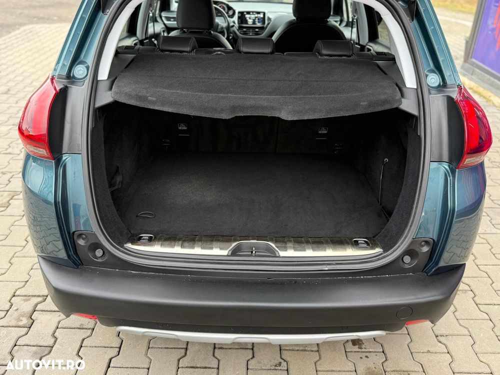 Peugeot 2008 1.2 L PureTech Allure - 25