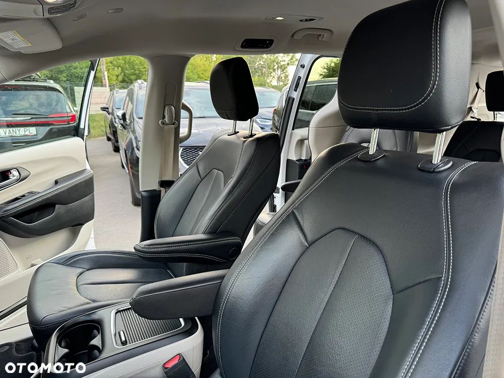 Chrysler Pacifica - 14