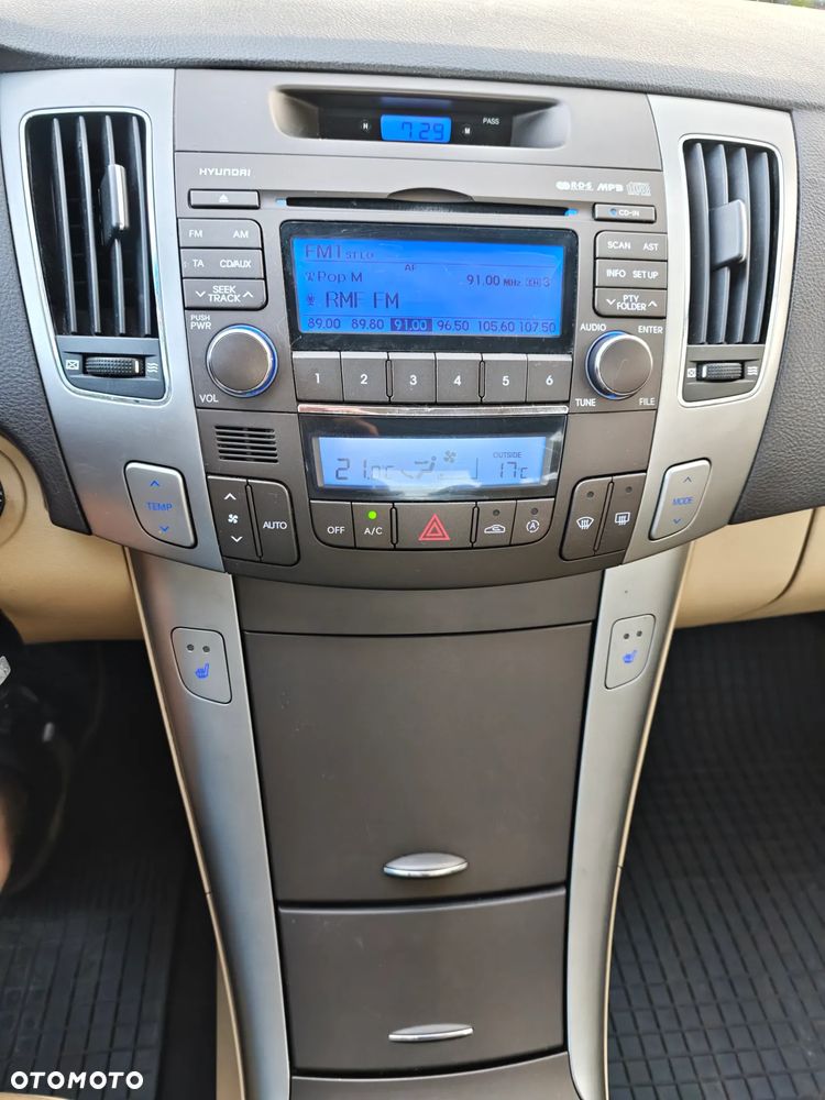 Hyundai Sonata - 10