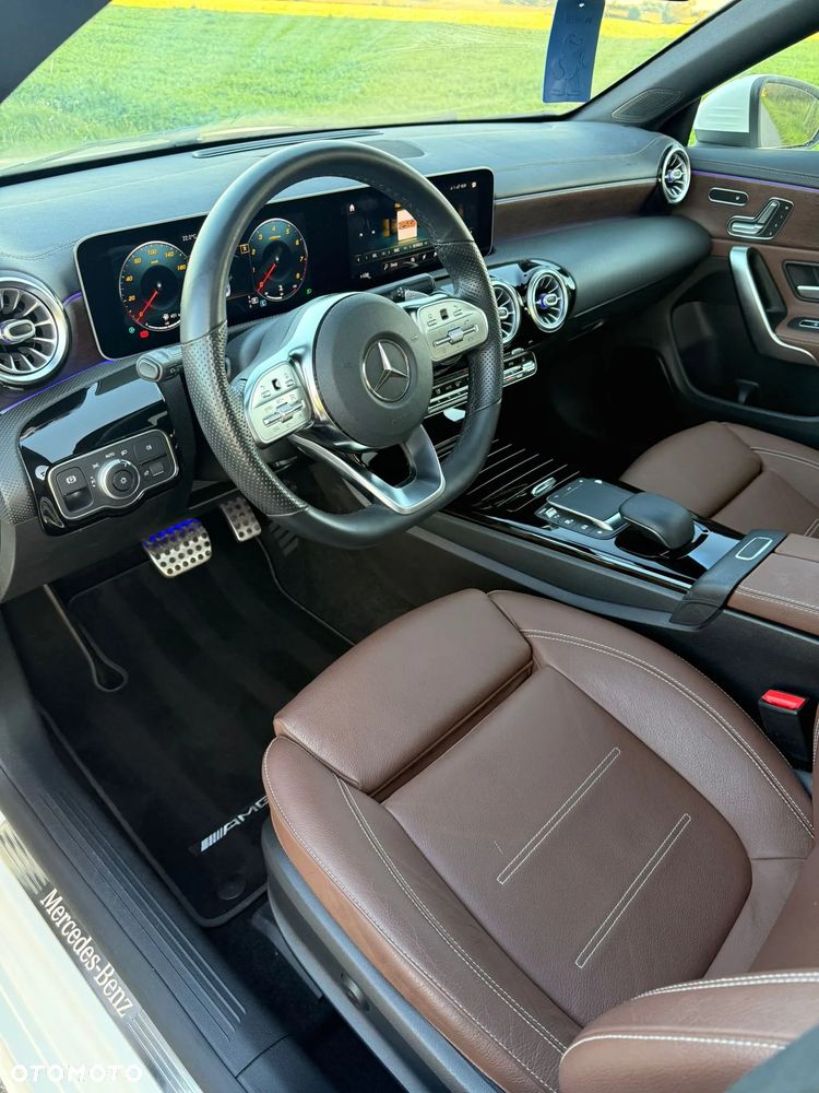 Mercedes-Benz CLA 200 7G-DCT AMG Line - 8