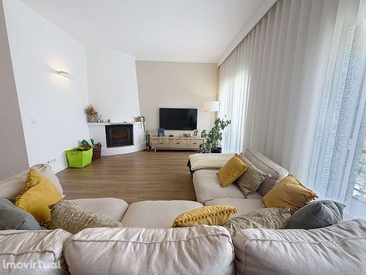 Moradia isolada e terreno com projeto aprovado para 4 moradias a 5 min - Grande imagem: 4/60