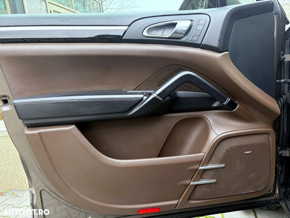 Porsche Cayenne 3.0 L - 11