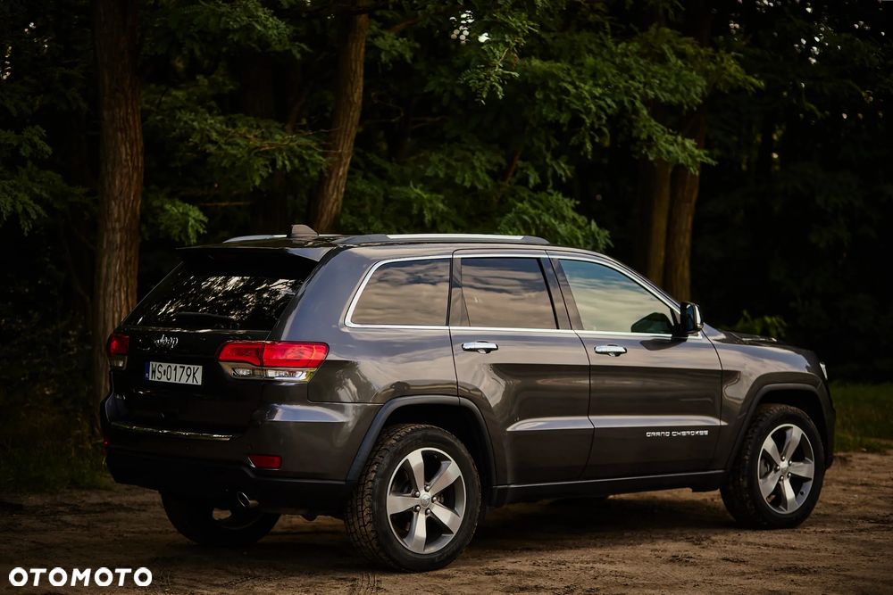 Jeep Grand Cherokee - 12