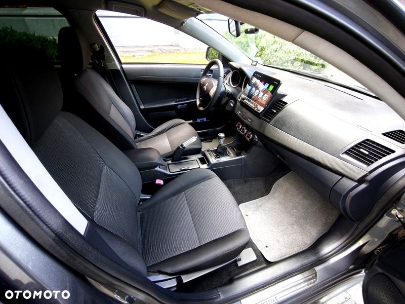 Mitsubishi Lancer 1.6 Intense - 27