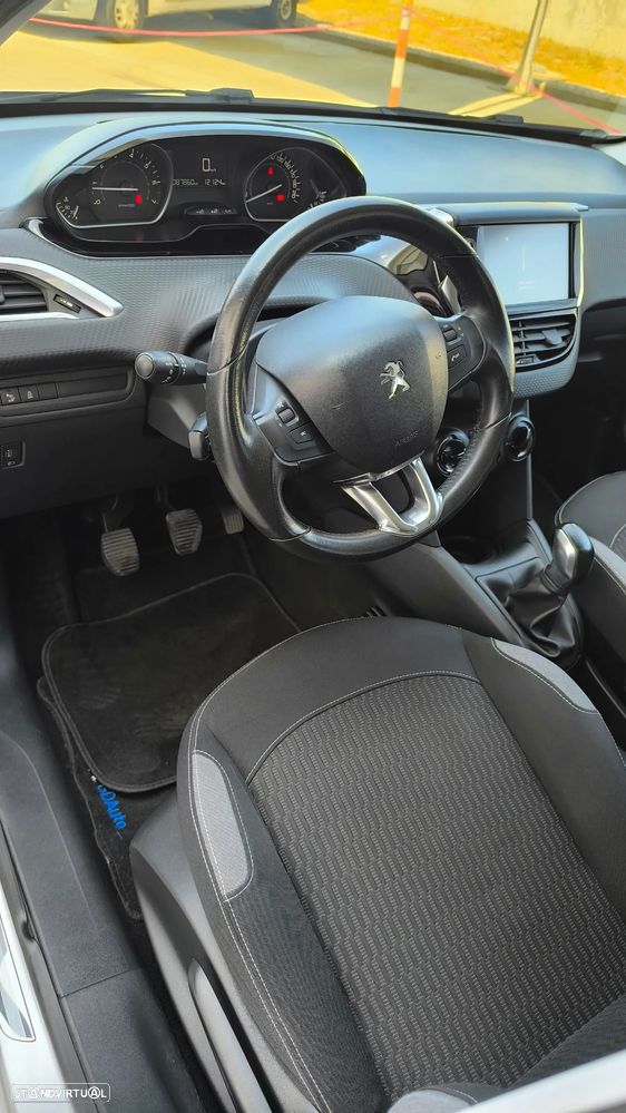 Peugeot 208 1.2 PureTech Style - 34