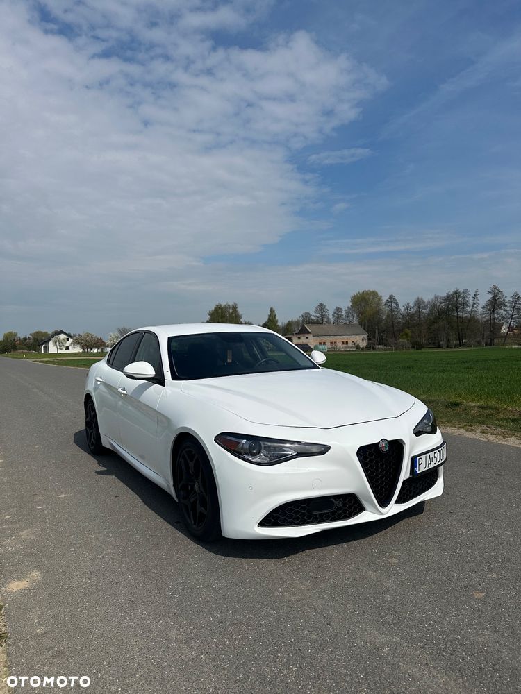 Alfa Romeo Giulia 2.0 Turbo 16V AT8 Veloce - 2
