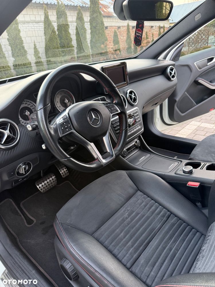 Mercedes-Benz Klasa A 250 7G-DCT SCORE - 14