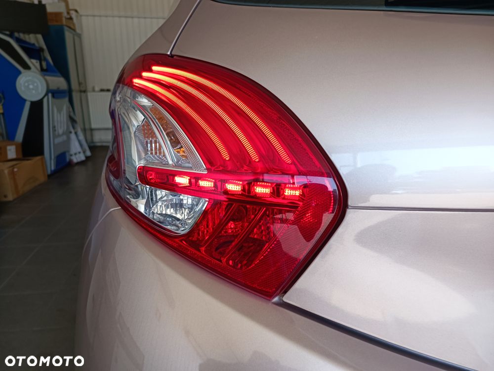 Peugeot 208 1.6 VTi Allure - 6