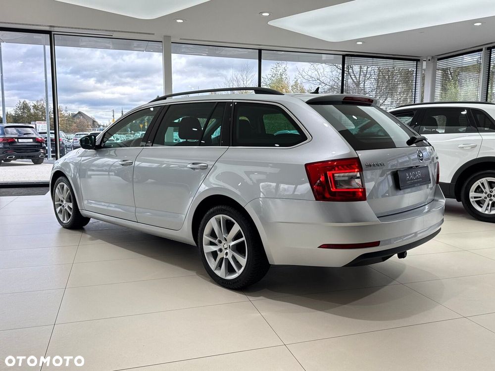 Skoda Octavia 2.0 TDI Style DSG - 3