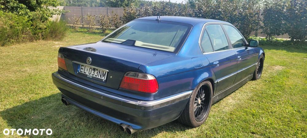 BMW Seria 7 - 8