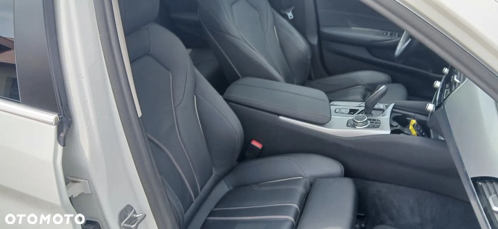 BMW Seria 5 530i GPF Luxury Line sport - 14