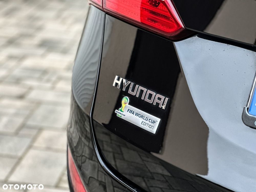 Hyundai i30 1.6 CRDI Fifa World Cup Edition - 24