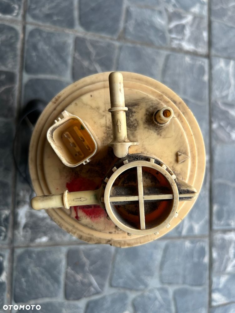 VOLVO S60 I V70 II S80 XC90 XC70 2.4 D5 163KM POMPA PALIWA 8621027 - 2