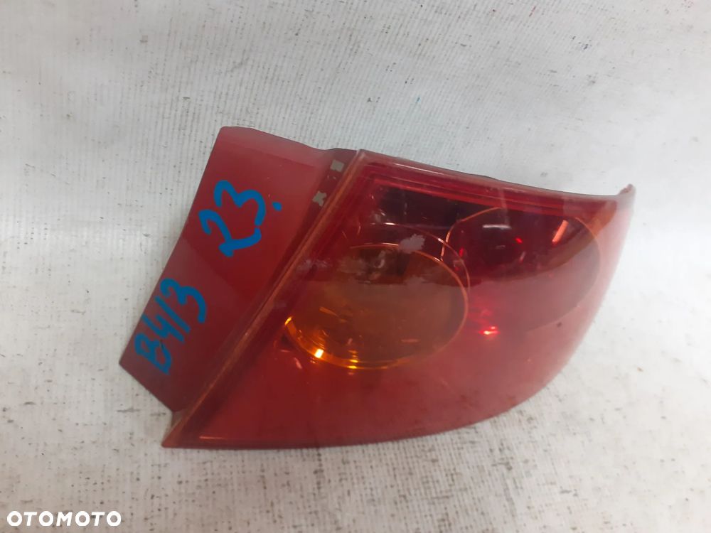 * LAMPA TYLNA PRAWA TYŁ PRAWO MAZDA 3 HB - 2