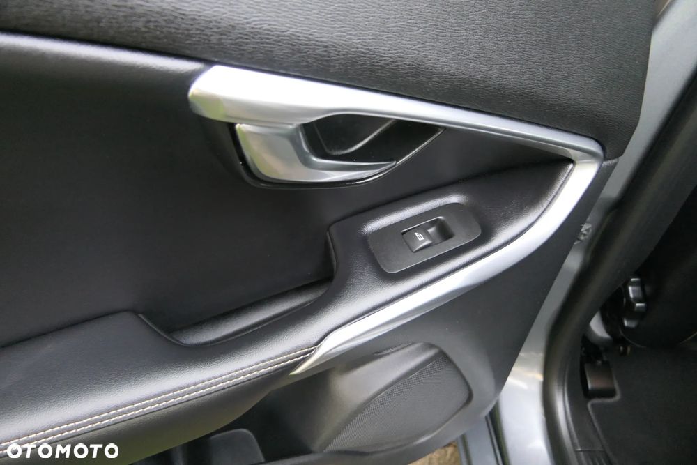 Volvo V40 D2 RDesign - 29