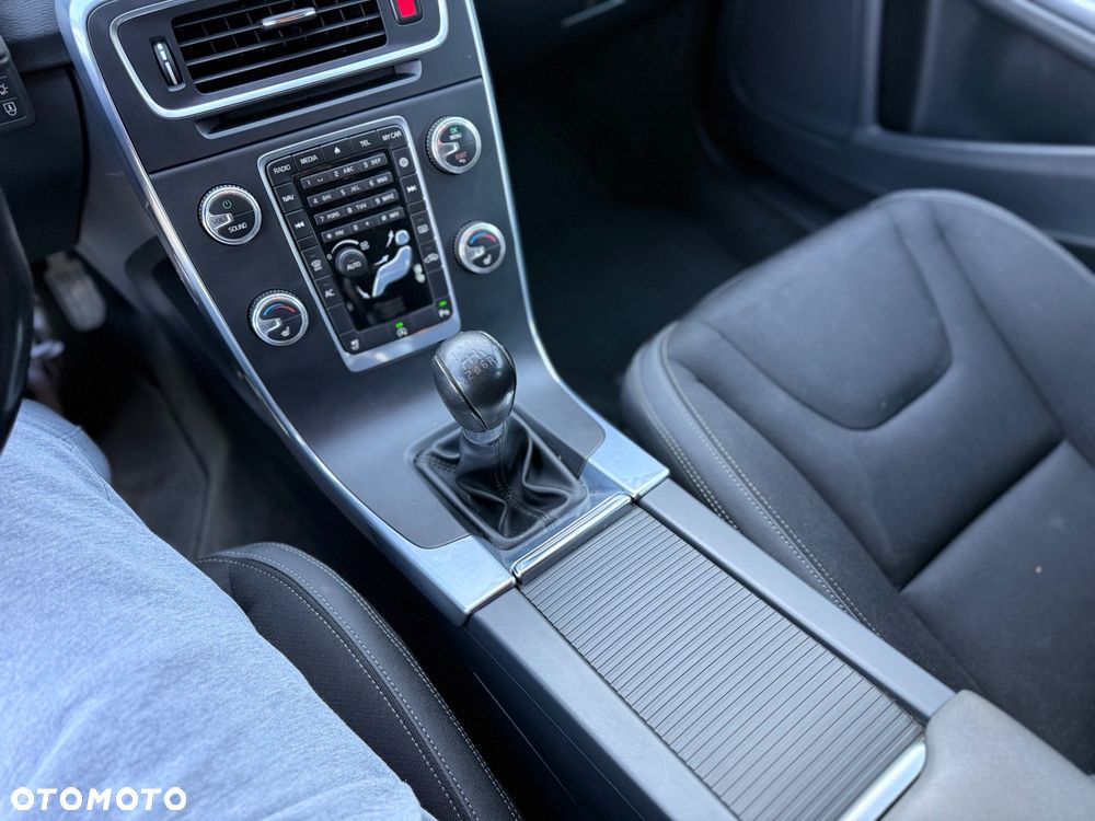 Volvo V60 D4 Edition Pro - 9