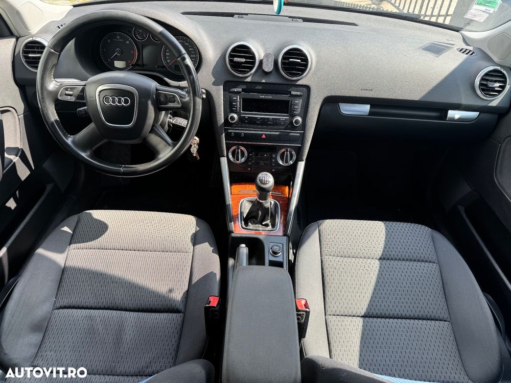 Audi A3 Sportback 2.0 TDI Ambiente - 10