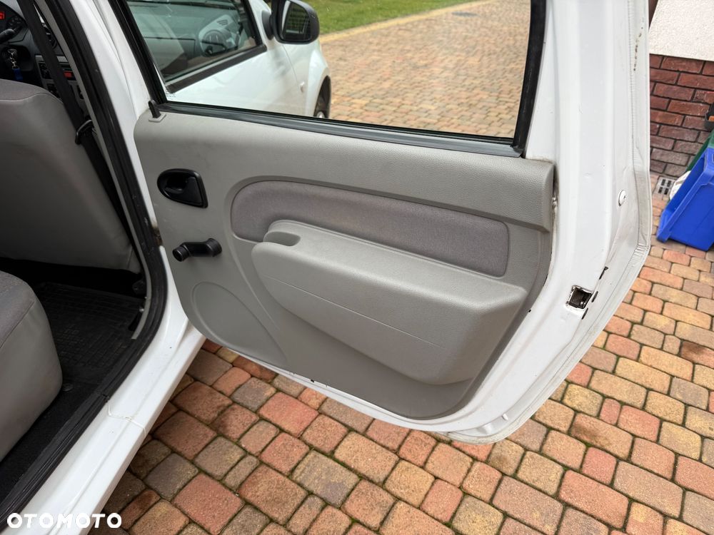 Dacia Logan 1.6 Ambiance - 26